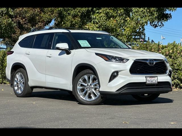 2023 Toyota Highlander L