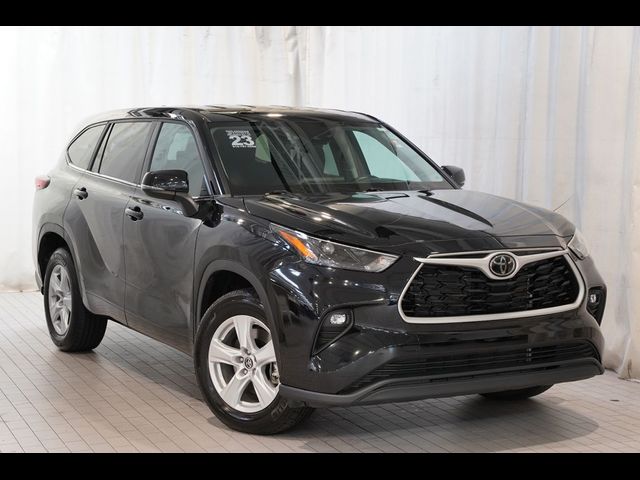 2023 Toyota Highlander LE