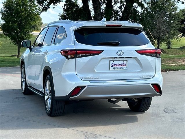 2023 Toyota Highlander Platinum