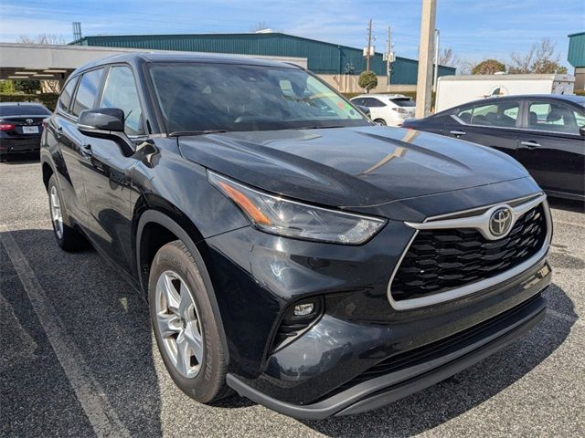 2023 Toyota Highlander LE