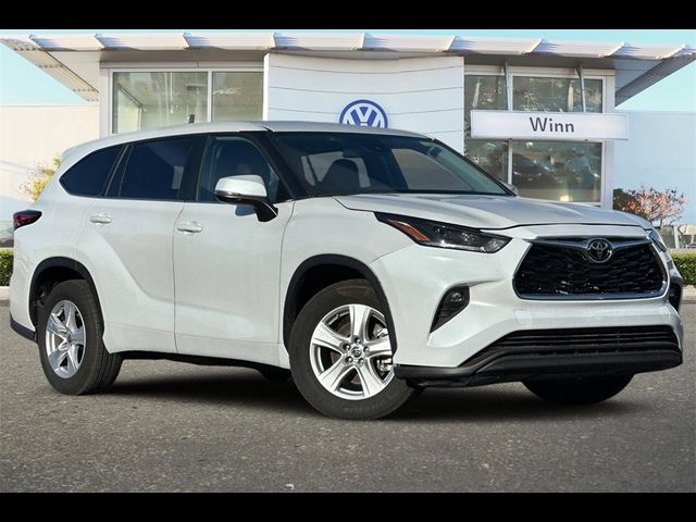 2023 Toyota Highlander L