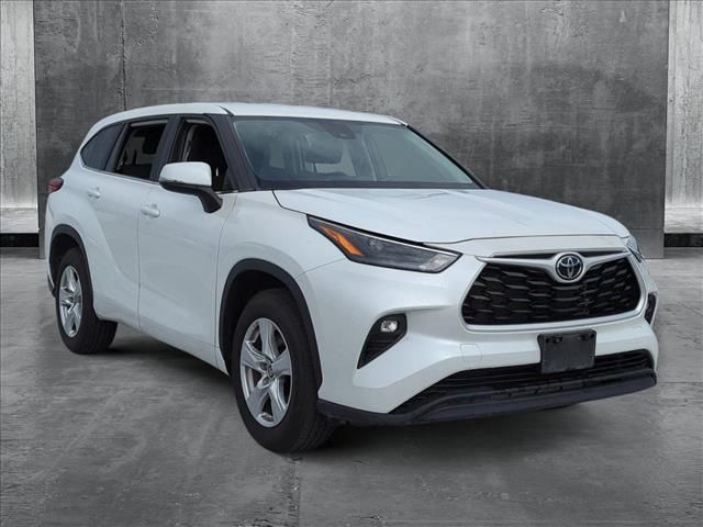 2023 Toyota Highlander LE