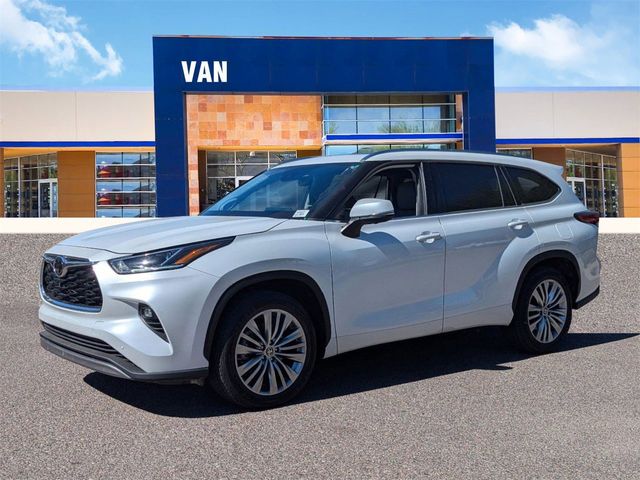 2023 Toyota Highlander L