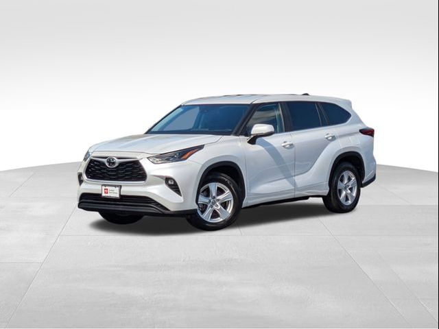 2023 Toyota Highlander LE