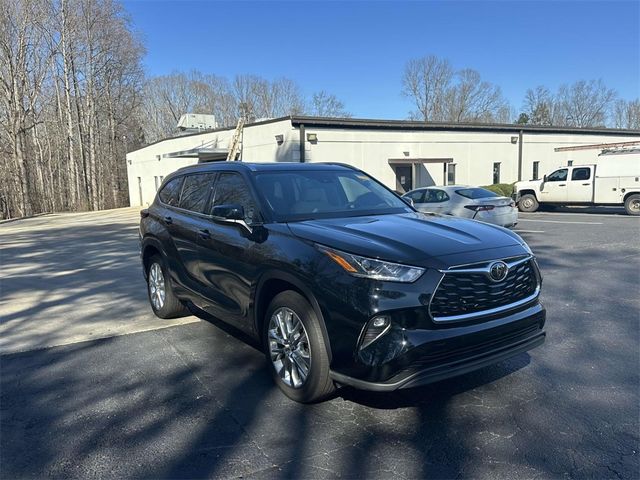 2023 Toyota Highlander L