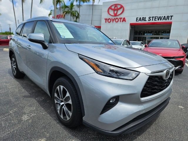 2023 Toyota Highlander XLE