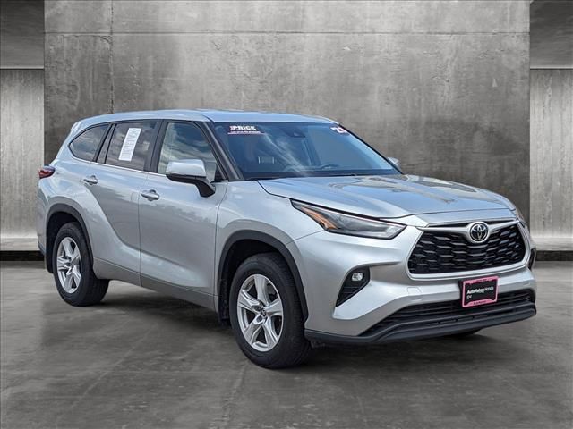 2023 Toyota Highlander LE