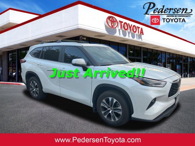 2023 Toyota Highlander XLE