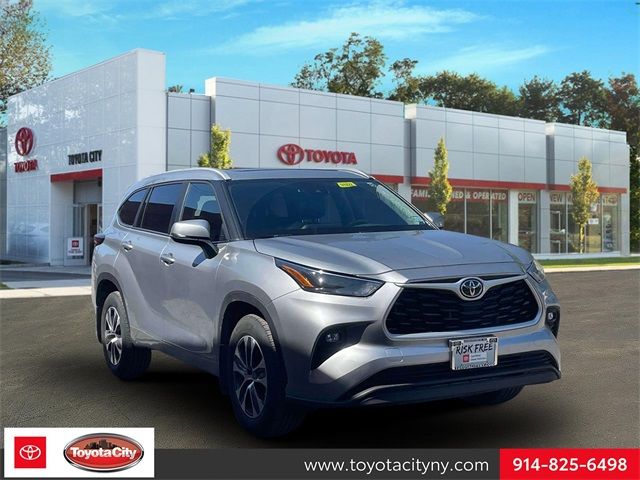 2023 Toyota Highlander XLE