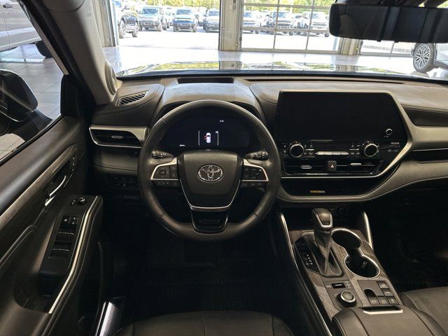 2023 Toyota Highlander Platinum