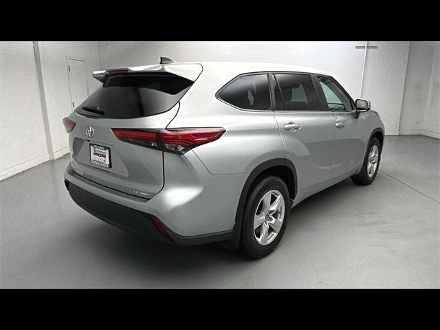 2023 Toyota Highlander LE