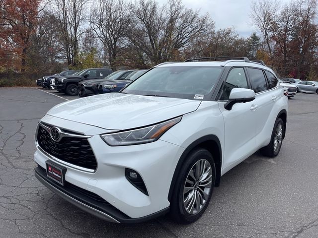 2023 Toyota Highlander L