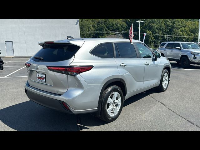 2023 Toyota Highlander LE