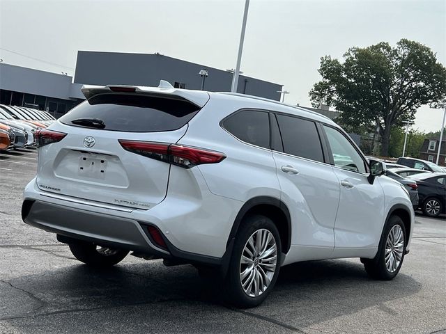 2023 Toyota Highlander Platinum