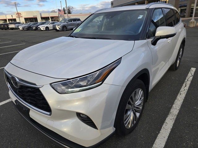 2023 Toyota Highlander L