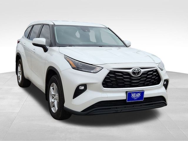 2023 Toyota Highlander LE