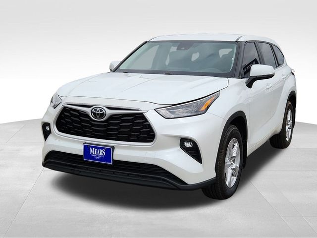 2023 Toyota Highlander LE