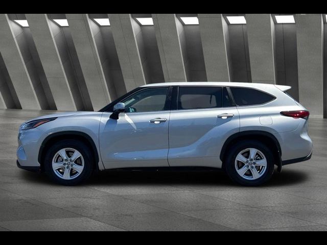 2023 Toyota Highlander LE