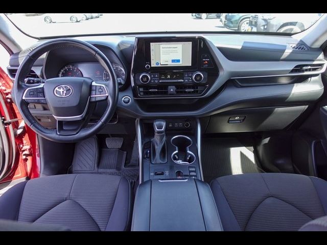 2023 Toyota Highlander LE