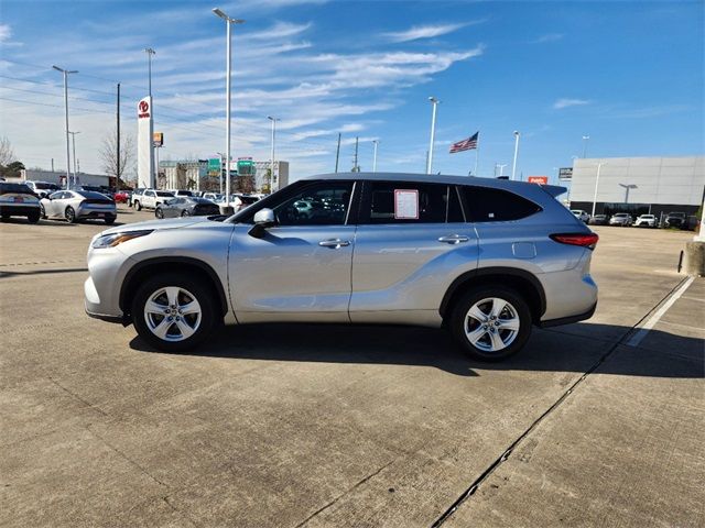 2023 Toyota Highlander LE