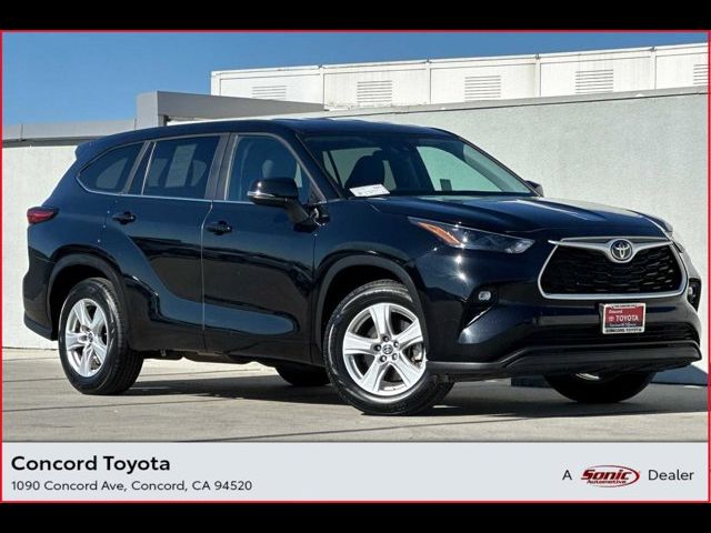 2023 Toyota Highlander LE