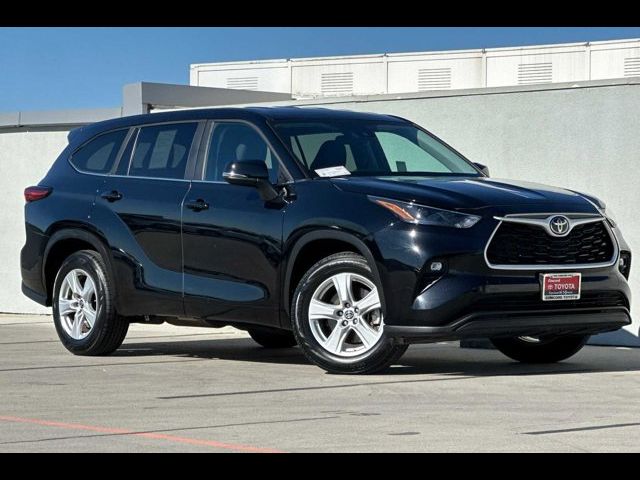 2023 Toyota Highlander LE