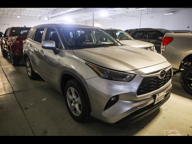 2023 Toyota Highlander LE