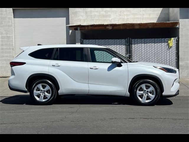 2023 Toyota Highlander LE