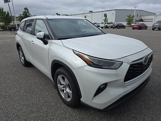 2023 Toyota Highlander LE