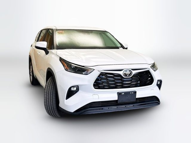 2023 Toyota Highlander LE