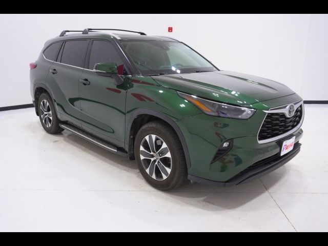 2023 Toyota Highlander LE