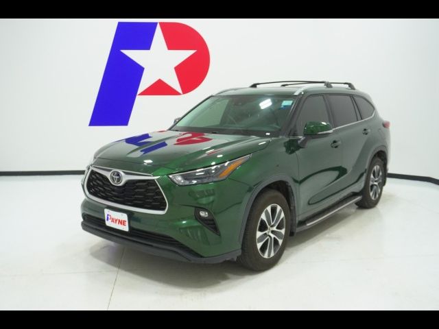 2023 Toyota Highlander LE