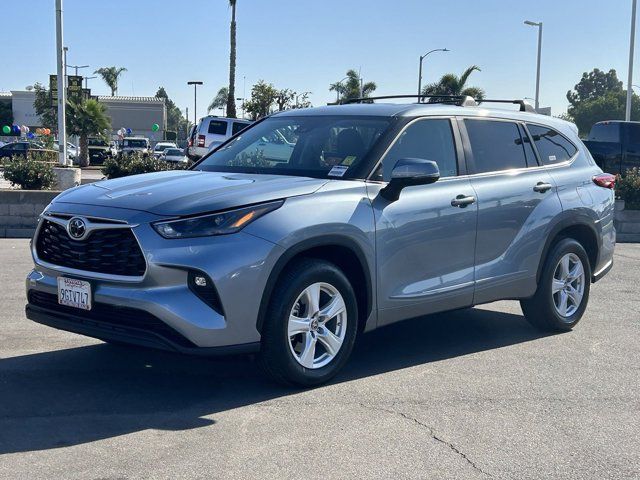 2023 Toyota Highlander LE