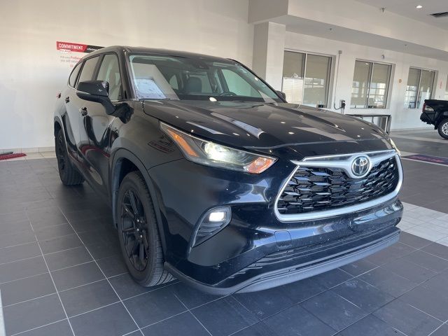 2023 Toyota Highlander LE