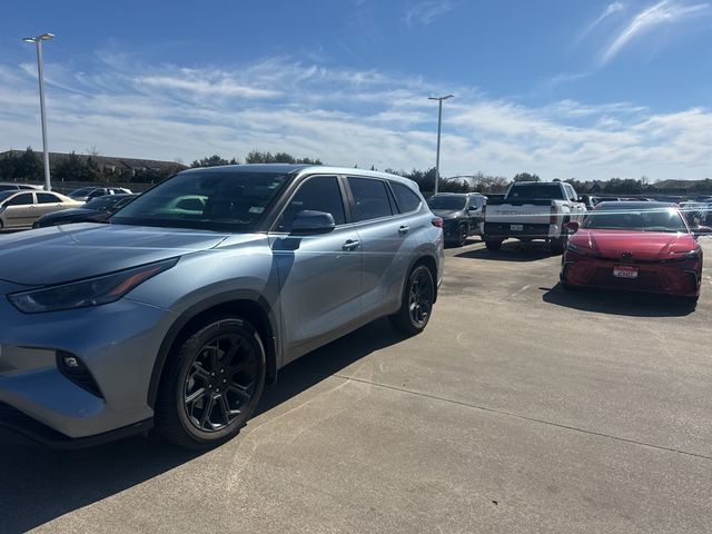 2023 Toyota Highlander LE