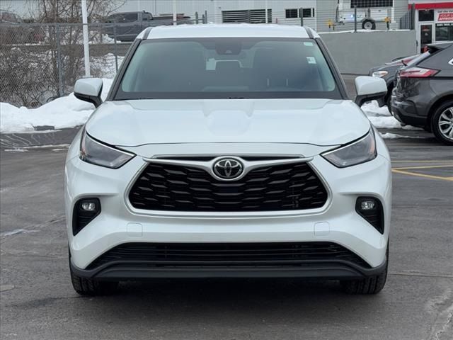 2023 Toyota Highlander LE