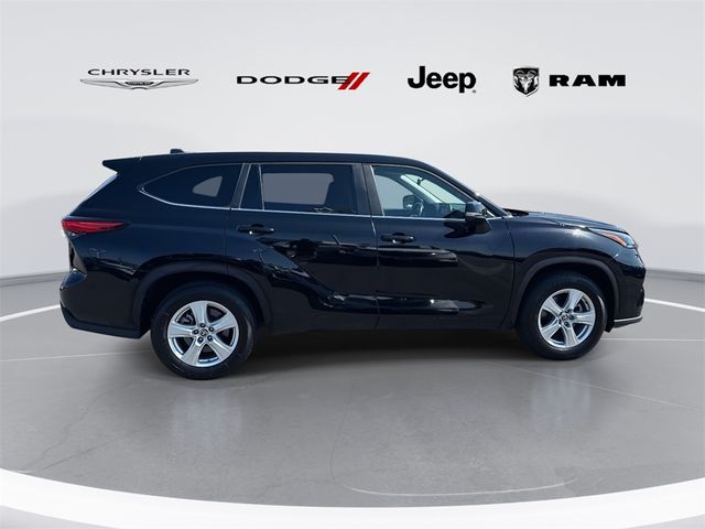 2023 Toyota Highlander LE