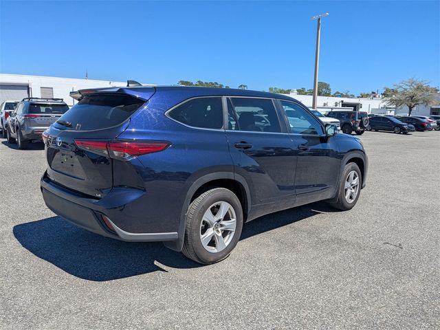 2023 Toyota Highlander LE