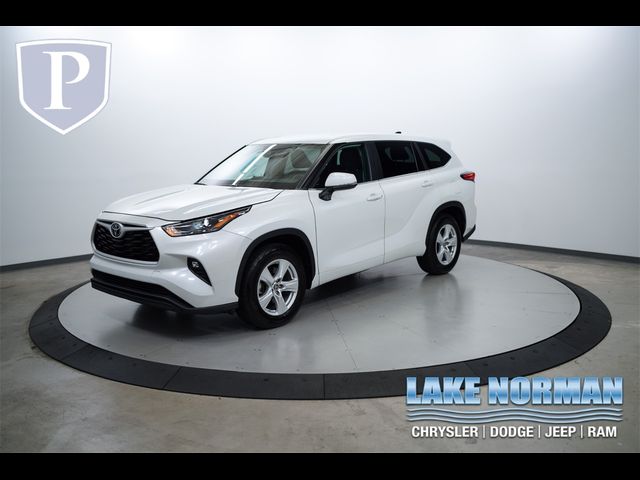 2023 Toyota Highlander LE