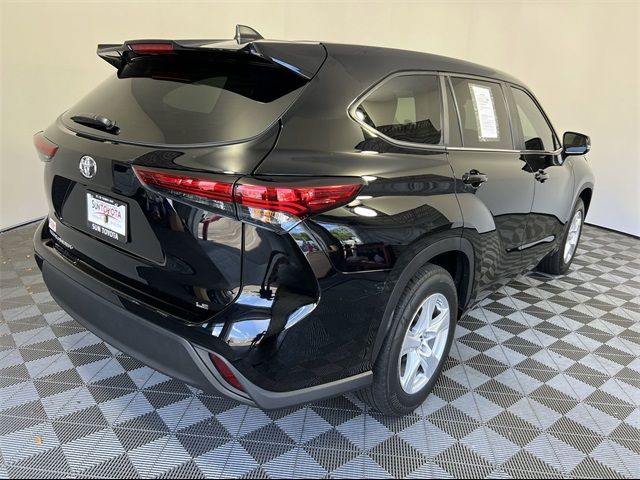 2023 Toyota Highlander LE