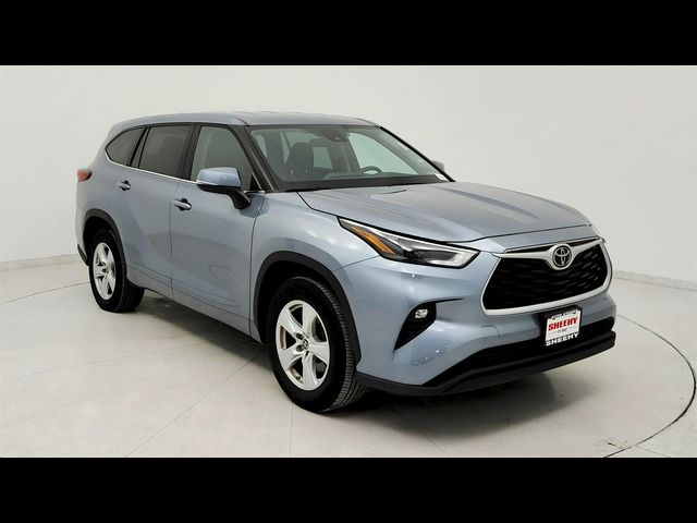 2023 Toyota Highlander LE