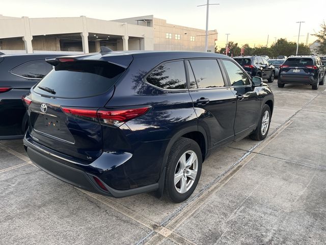 2023 Toyota Highlander LE