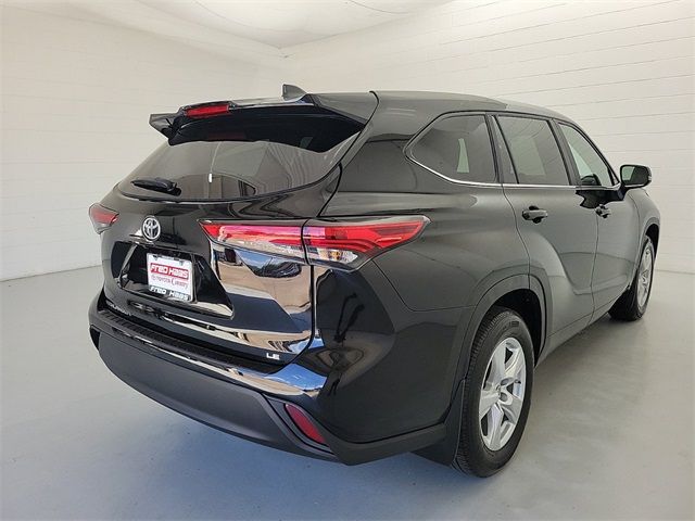 2023 Toyota Highlander LE