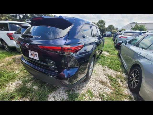 2023 Toyota Highlander LE