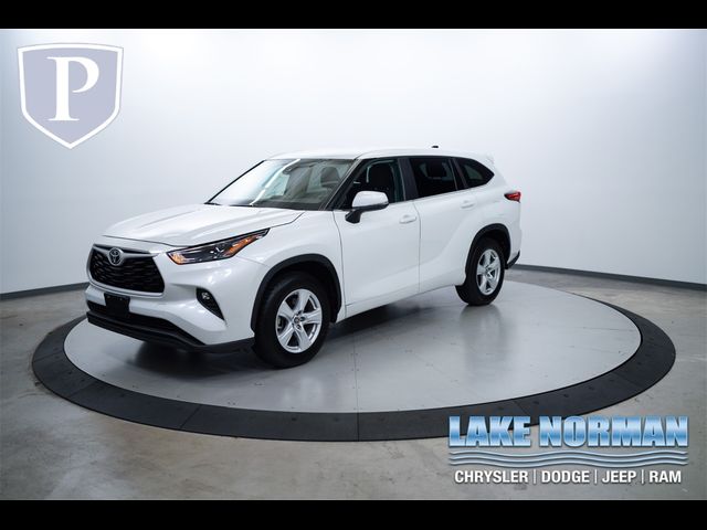 2023 Toyota Highlander LE