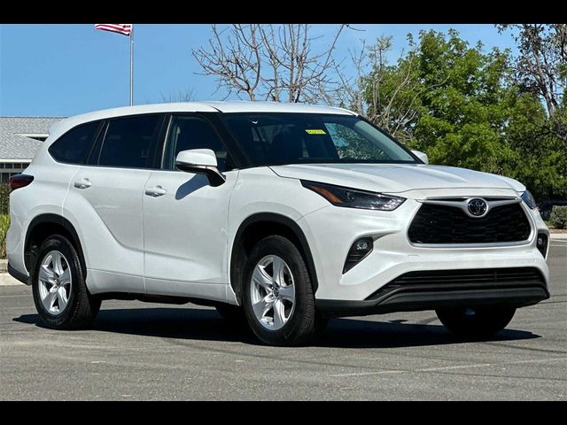 2023 Toyota Highlander LE