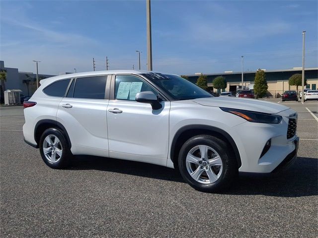 2023 Toyota Highlander LE