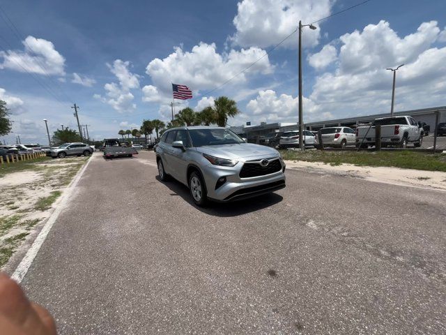 2023 Toyota Highlander LE