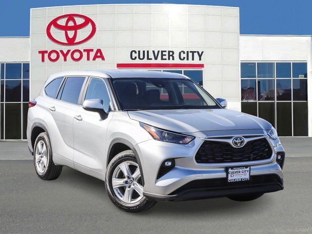 2023 Toyota Highlander LE