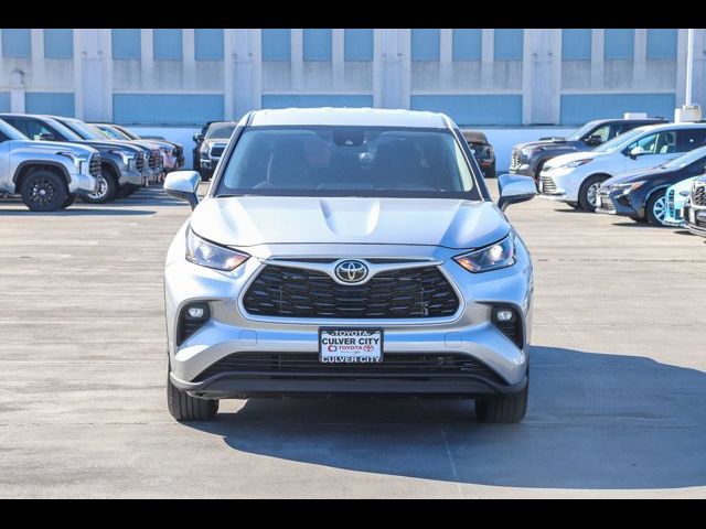 2023 Toyota Highlander LE